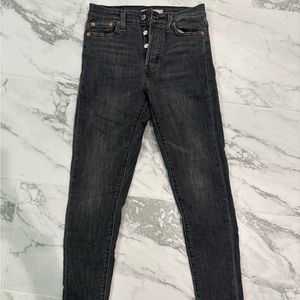 Levi’s wedgie skinny jean in grey size 26